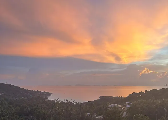 Sunset Hilltop Ocean View 2Bd House
